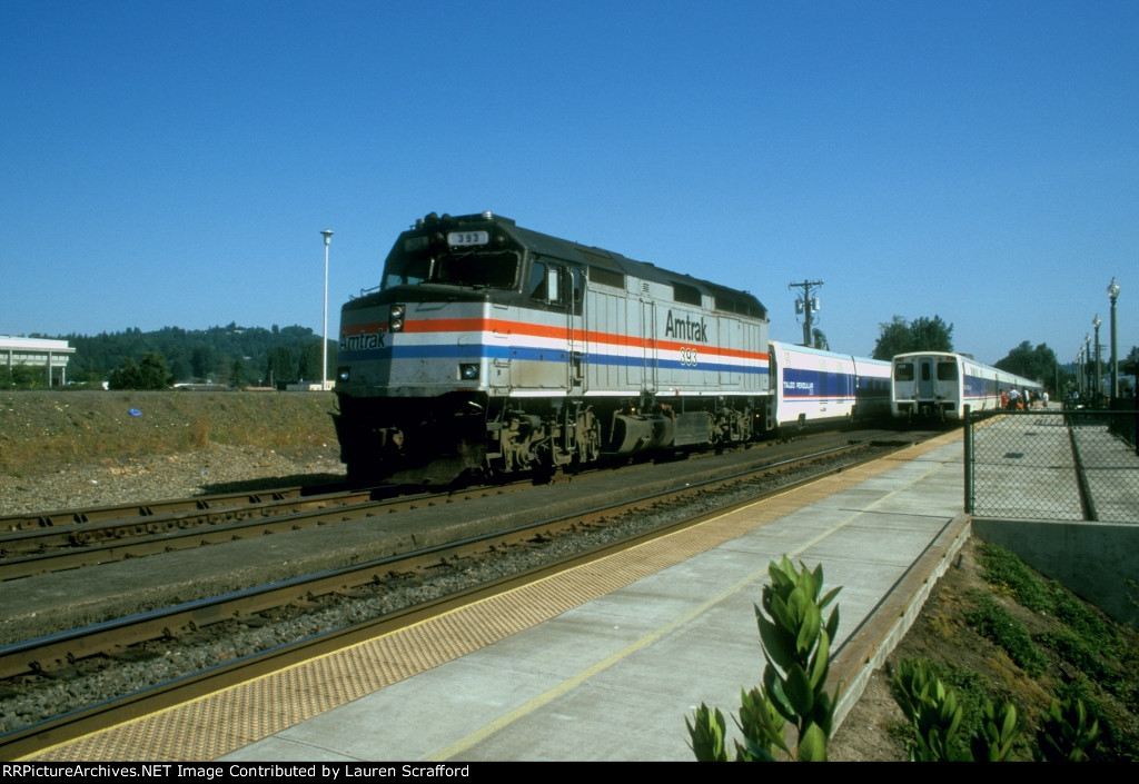 Amtrak 751/752 meet 